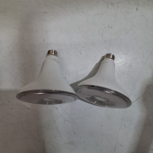2PK AMAZON BASICS 120W EQUIVALENT, DUSK TO DAWN SENSOR, NON-DIMMABLE, 10,000 HOUR LIFETIME, PAR38 LED LIGHT BULB image 3
