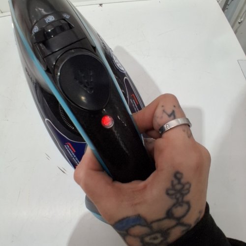 T-FAL ULTRAGLIDE PLUS ENHANCED STEAM IRON WITH CALCIUM COLLECTOR - BLACK/TEAL (MODEL: 1980969/FV5871Q0) image 2