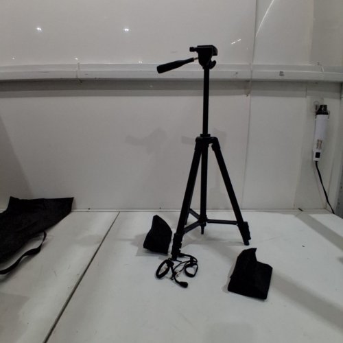 EXTENDIBLE LIGHTWEIGHT CAMERA MOUNT TRIPOD STAND - 40" - BLACK image 2