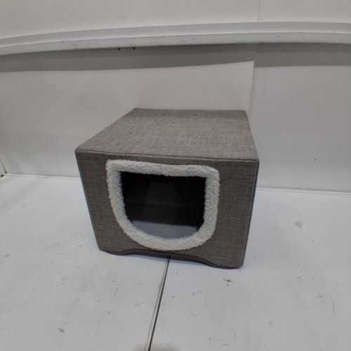 AMAZON BASICS 1 STORY CAT HOUSE - 16" X 12" - GREY image 2