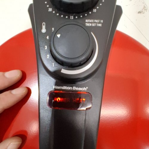HAMILTON BEACH ROTATING PIZZA MAKER - 12" - RED (MODEL: 31700) image 2