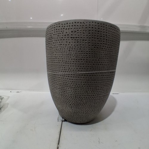 OUTDOOR LIGHTWEIGHT CONCRETE SIDE TABLE - 14"X17" - GREY image 2