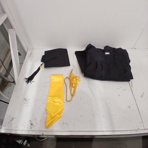 2PC ADULT UNISEX GRADUATION GOWN WITH SASH AND 2026 TASSEL FOR GRADUATION CAP - 51" - BLACK/GOLD image 3