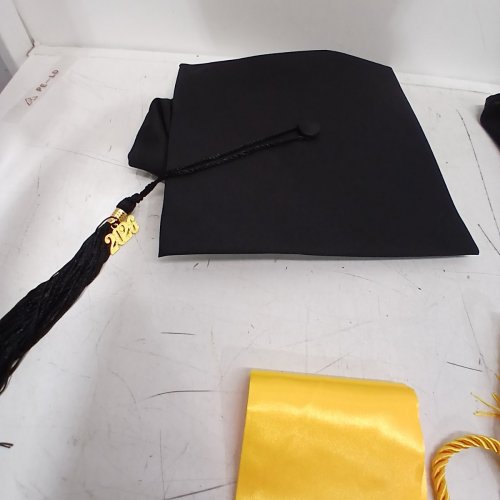 2PC ADULT UNISEX GRADUATION GOWN WITH SASH AND 2026 TASSEL FOR GRADUATION CAP - 51" - BLACK/GOLD image 4