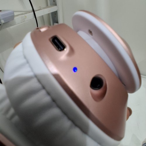 GLYNZAK FOLDABLE WIRELESS BLUETOOTH HEADPHONES - 65H PLAYTIME, 6 EQ MODES - ROSE GOLD/WHITE (MODEL: WH207A) image 2