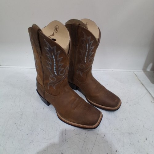 MEN'S ARIAT SPORTS OUTFITTER WIDE SQUARE TOE COWBOY BOOT- SIZE 9.5 D MEDIUM - DISTRESSED BROWN LEATHER (MODEL:10011801) image 3