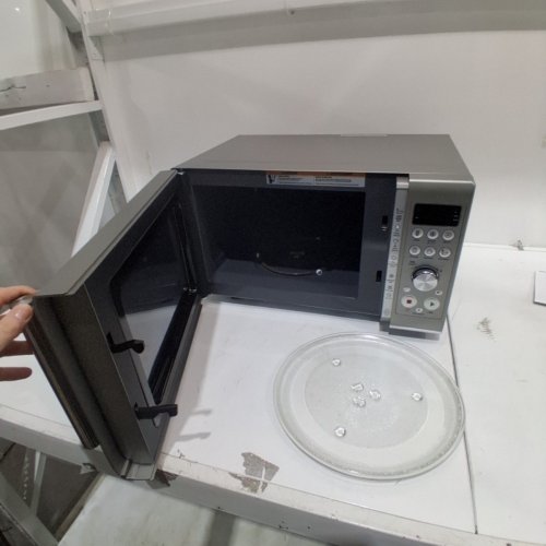 BREVILLE THE COMPACT WAVE SOFT-CLOSE MICROWAVE - SILVER/STAINLESS STEEL - (MODEL: BMO650SIL) image 4