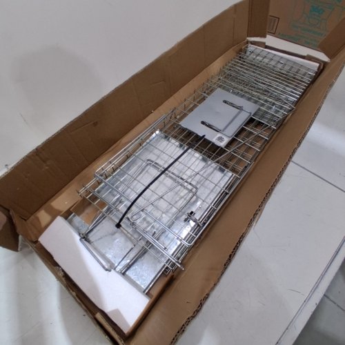 VEVOR HUMANE ANIMAL TRAP - GALVANIZED IRON - 30" X 10" X 12" - SILVER (MODEL: LB-28A) image 2