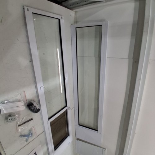 VEVOR DOG DOOR FOR SLIDING GLASS DOORS - 7/8" - 80 11/16" - WHITE (MODEL: CWM03-M) image 4
