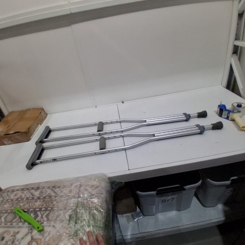 MEDLINE GUARDIAN STANDARD ALUMINUM ADJUSTABLE CRUTCHES - 5.2FT TO 5.10FT - ALUMINUM (MODEL: MDSV80535) image 2