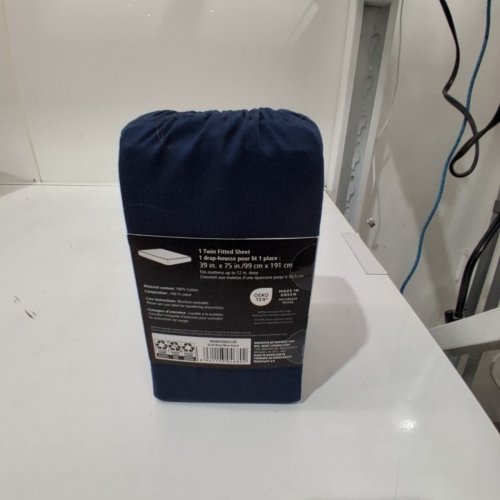 MAINSTAYS BASIC SOFT FITTED SHEET - TWIN - BLUE image 3