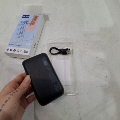 ONN. FAST CHARGE PORTABLE BATTERY AND CHARGER - 12W\8,000MAH -BLACK image 3