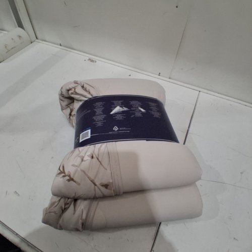 BERKSHIRE LIGHTWEIGHT COOLING BLANKET - QUEEN- WHITE/BEIGE FLORALS (MODEL: 1986201) image 3