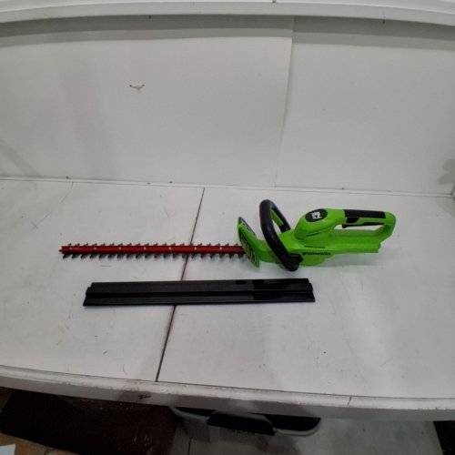 GREENWORKS CORDLESS BATTERY OPERATED OUTDOOR HEDGE TRIMMER *TOOL ONLY* - 24V - GREEN (MODEL: HT24B05) image 2