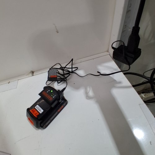 BLACK+DECKER STRING TRIMMER/EDGER - 10" - 20V - BLACK/ORANGE (MODEL: LST201) image 2