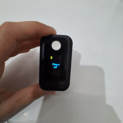 AOJ PULSE OXIMETER OXYGEN LEVEL PULSE RATE READER - WHITE/BLACK (MODEL: AOJ-70A) image 2