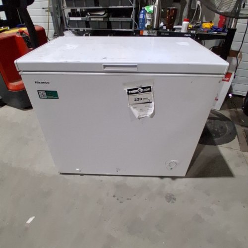 HISENSE GARAGE CHEST FREEZER/REFRIGERATOR - 8.8CU.FT - WHITE - (MODEL: FC88D6CWD) image 2