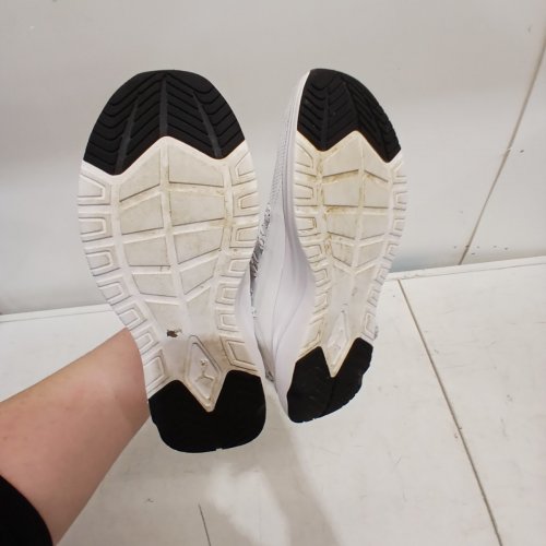 MEN'S PUMA RUNNING SHOE - SIZE 8 - WHITE (STYLE: 1976408) image 3