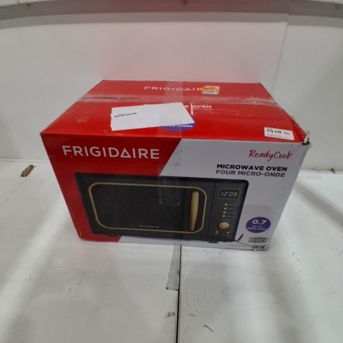 FRIGIDAIRE RETRO MICROWAVE OVEN - 0.7CU.FT - 700W - BLACK/GOLD (MODEL: EMW788-BLACKRGLD) image 4