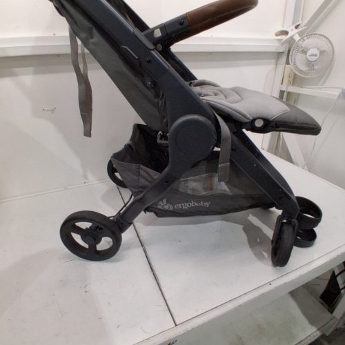 ERGOBABY METRO+ DELUXE COMPACT BABY STROLLER CAR SEAT COMPATIBLE - 50LBS MAX - 34.2" X 17.3" X 39" - GREY/GREEN - (MODEL: METROPDXLNGRY) image 4
