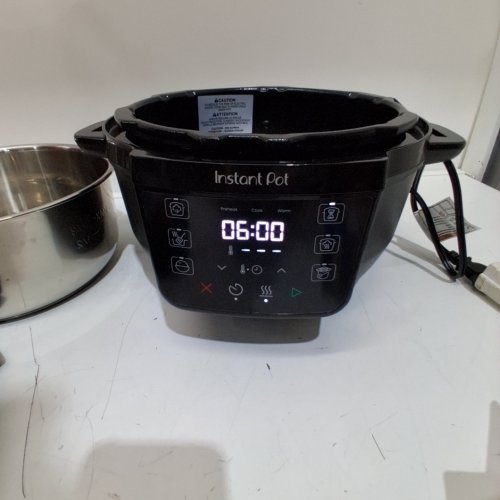 INSTANT POT 7 IN 1 RIO MULTICOOKER - 4QT - 800W - 120V - BLACK (MODEL: RIPC41-BK) image 2