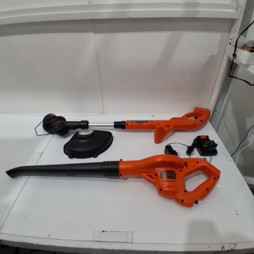 2PC BLACK+DECKER STRING TRIMMER/EDGER & SWEEPER/BLOWER SET - 20V - 14"PATH - BLACK/ORANGE (MODEL: LSW221/LST201) image 3