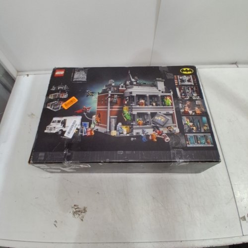 2953PC LEGO BATMAN ARKHAM ASYLUM SET (MODEL: 76300) image 7