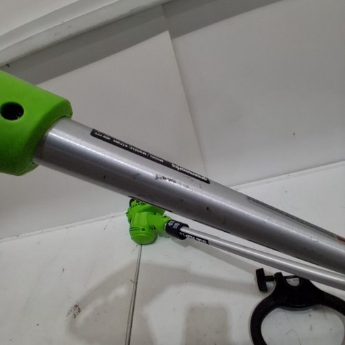 GREENWORKS CORDLESS STRING TRIMMER *TOOL ONLY*- 40V - 12" - GREEN/BLACK (MODEL: STF309) image 4