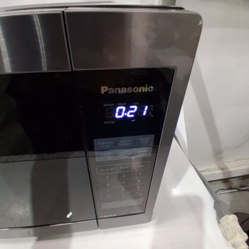 PANASONIC INVERTER MICROWAVE OVEN - 1.2 CU. FT/1200W - BLACK/STAINLESS STEEL - (MODEL: NN-SC688S C) image 3