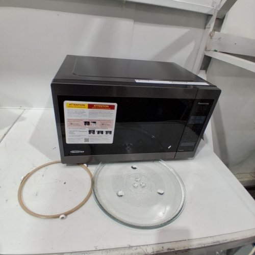PANASONIC INVERTER MICROWAVE OVEN - 1.2 CU. FT/1200W - BLACK/STAINLESS STEEL - (MODEL: NN-SC688S C) image 4