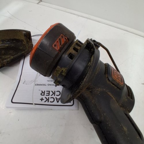 BLACK+DECKER STRING TRIMMER/EDGER - 10" - 20V - BLACK/ORANGE (MODEL: LST201) image 3