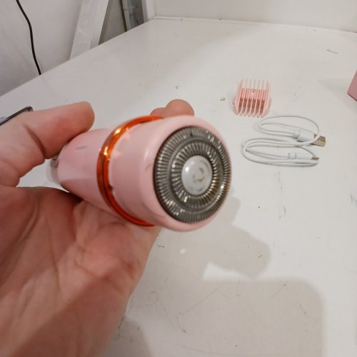 RECHARGEABLE DUAL HEAD SHAVER WITH TRIMMER LENGTH ATTACHMENT - PINK image 5