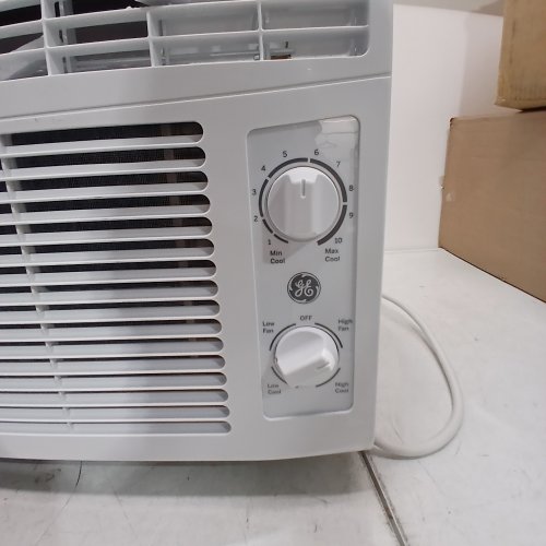 GE APPLIANCES ELECTRONIC WINDOW AIR CONDITIONER - 5,000 BTU - 150SQ.FT - WHITE (MODEL: AWAS05BWFC) image 2