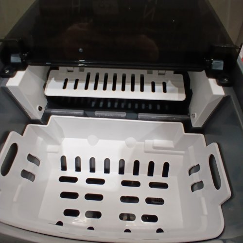 FRIGIDAIRE RETRO FREESTANDING BULLET SHAPED ICE MAKER - 26LBS - GREY (MODEL: EFIC513-GREY) image 3