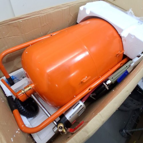 HIGH PRESSURE ABRASIVE SAND BLASTER TANK WITH SAND SHIELD MASK, LONG HOSE AND SHUT-OFF VALVE - 60-110PSI - 20 GAL - ORANGE (MODEL: FF-Q903) image 2