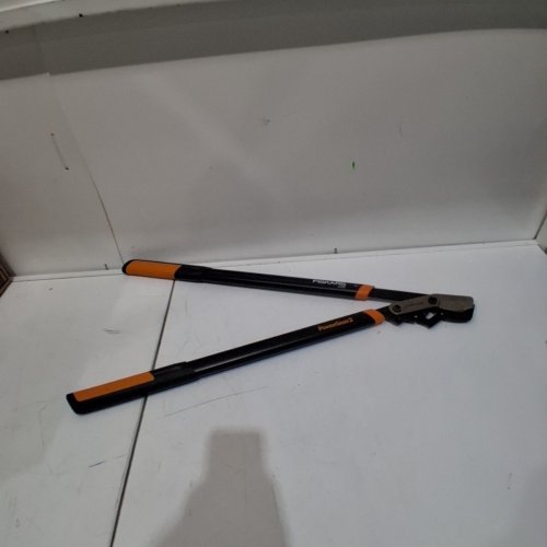 FISKARS - POWERGEAR2 STEEL BLADE GARDEN BYPASS LOPPER AND TREE TRIMMER FOR BRANCHES UP TO 2" DIAMETER - 32" - ORANGE/BLACK - (MODEL: L5532) image 2