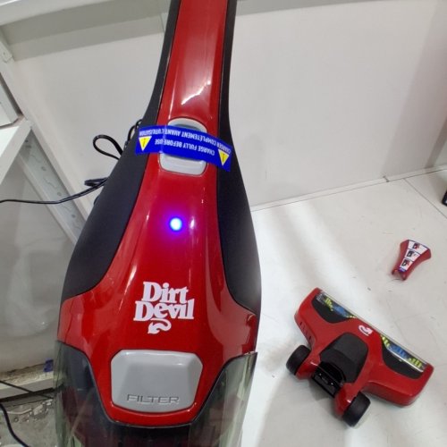 DIRT DEVIL 3-IN-1 CORDLESS STICK VACUUM CLEANER - 18 V - RED/BLACK (MODEL: B022026VCA) image 2