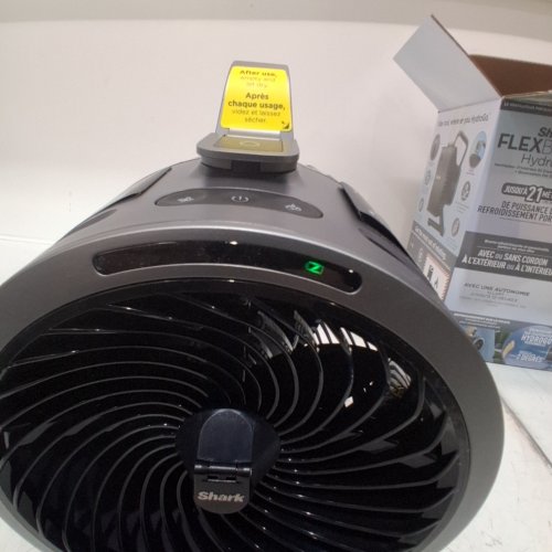 SHARK FLEXBREEZE HYDROGO MISTING PORTABLE FAN, UP TO 12 HOURS OF BATTERY LIFE - 36W - GREY - (MODEL:FA052C) image 2