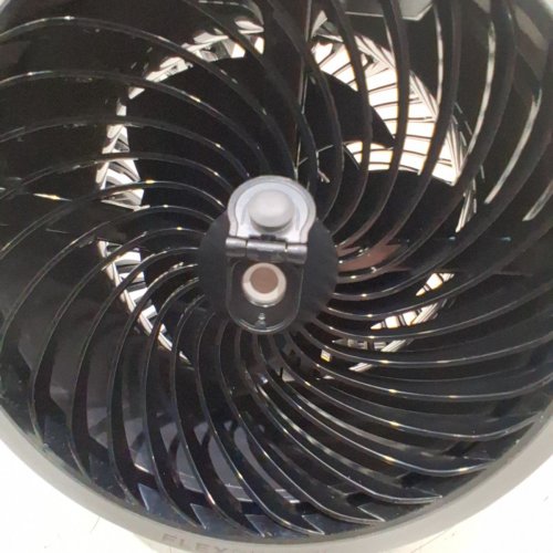 SHARK FLEXBREEZE HYDROGO MISTING PORTABLE FAN, UP TO 12 HOURS OF BATTERY LIFE - 36W - GREY - (MODEL:FA052C) image 5