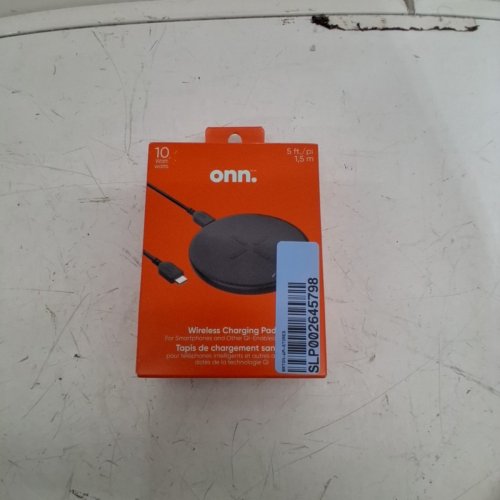 ONN WIRELESS CHARGING PAD CASE FRIENDLY - 10W - 5FT - BLACK (MODEL: WIABLK100139814) image 4