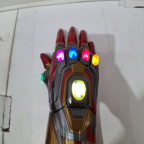 MARVEL AVENGERS ENDGAME "THE INFINITY SAGA" ARTICULATED IRON MAN GAUNTLET WITH LIGHTS, SOUNDS & INFINITY STONES - RIGHT HAND image 2