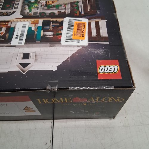 3955PC LEGO IDEAS HOME ALONE BUILDING KIT (MODEL: 21330) image 2