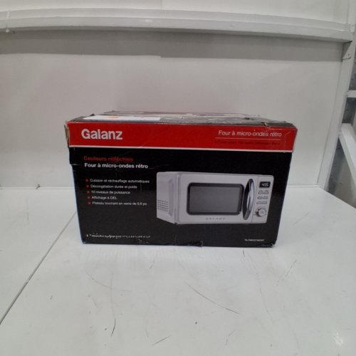GALANZ RETRO STYLE COUNTERTOP MICROWAVE OVEN - 0.7CU.FT. - WHITE (MODEL: GLCMKZ07WER07) image 5