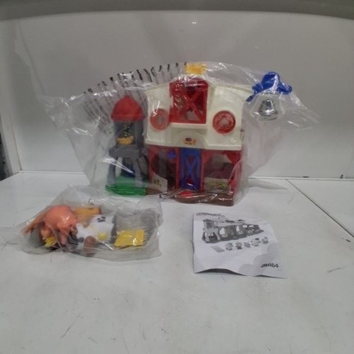FISHER-PRICE LITTLE PEOPLE INTERACTIVE FARM PLAYSET WITH LIGHT AND SOUNDS (MODEL: JBH64-9997) image 2