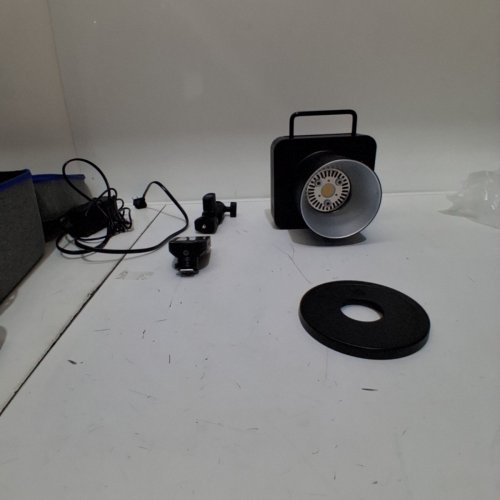 NEEWER 2.4G TTL OUTDOOR STUDIO FLASH WITH APP CONTROL AND CARRYING CASE *LIGHT ONLY*- 400WS, 1/8000 HSS, 3000MAH BATTERY - BLACK - (MODEL: Q4) image 2