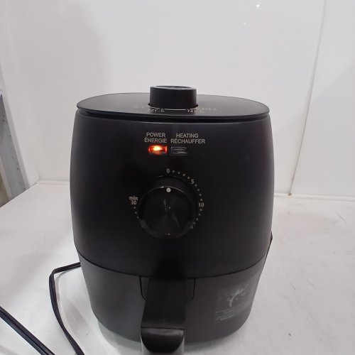 MAINSTAYS COMPACT AIR FRYER - NON-STICK DISHWASHER SAFE FRYER - 2.2QT - 1150W - BLACK (MODEL: MS631000756422) image 2