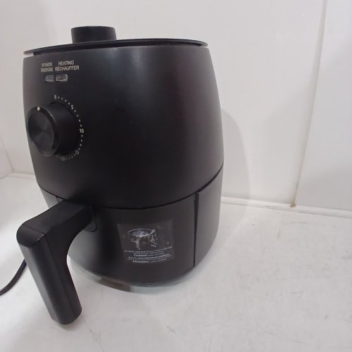 MAINSTAYS COMPACT AIR FRYER - NON-STICK DISHWASHER SAFE FRYER - 2.2QT - 1150W - BLACK (MODEL: MS631000756422) image 4
