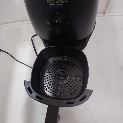 MAINSTAYS COMPACT AIR FRYER - NON-STICK DISHWASHER SAFE FRYER - 2.2QT - 1150W - BLACK (MODEL: MS631000756422) image 5
