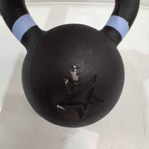 YES4ALL POWDER COATED CAST IRON COMPETITION KETTLEBELL WITH WIDE HANDLES AND FLAT BOTTOM - 35LBS - BLACK/BLUE image 3