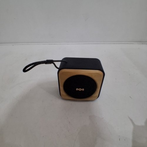 HOUSE OF MARLEY ROOTS PORTABLE SMALL BLUETOOTH SPEAKER - UP TO 10HRS PLAYTIME - NATURAL/SIGNATURE BLACK (MODEL: EM-JA022-SB) image 3